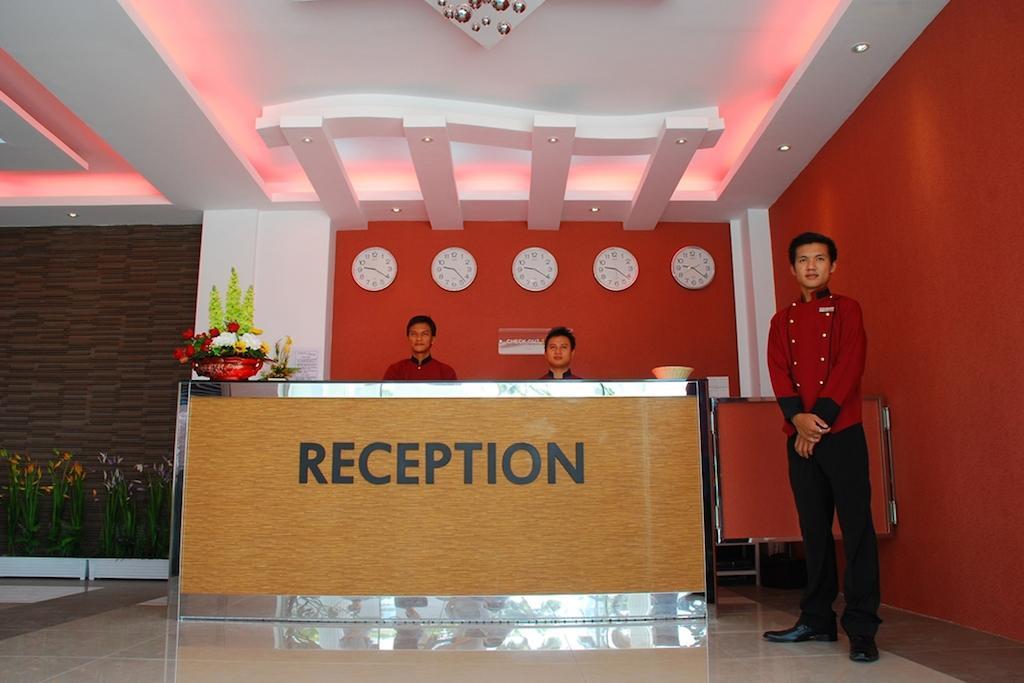 Hotel 72 Янгон Екстериор снимка