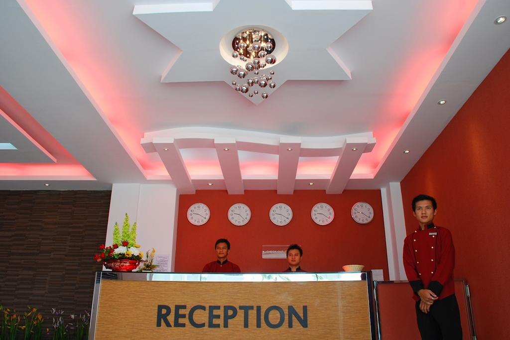 Hotel 72 Янгон Екстериор снимка