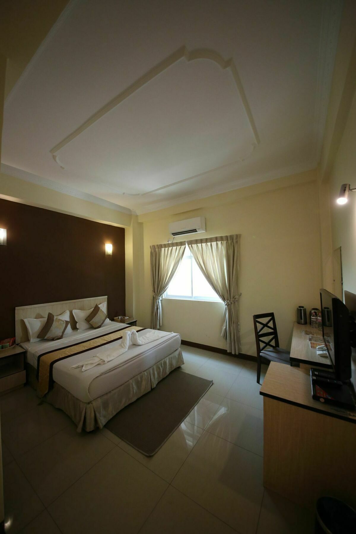 Hotel 72 Янгон Екстериор снимка