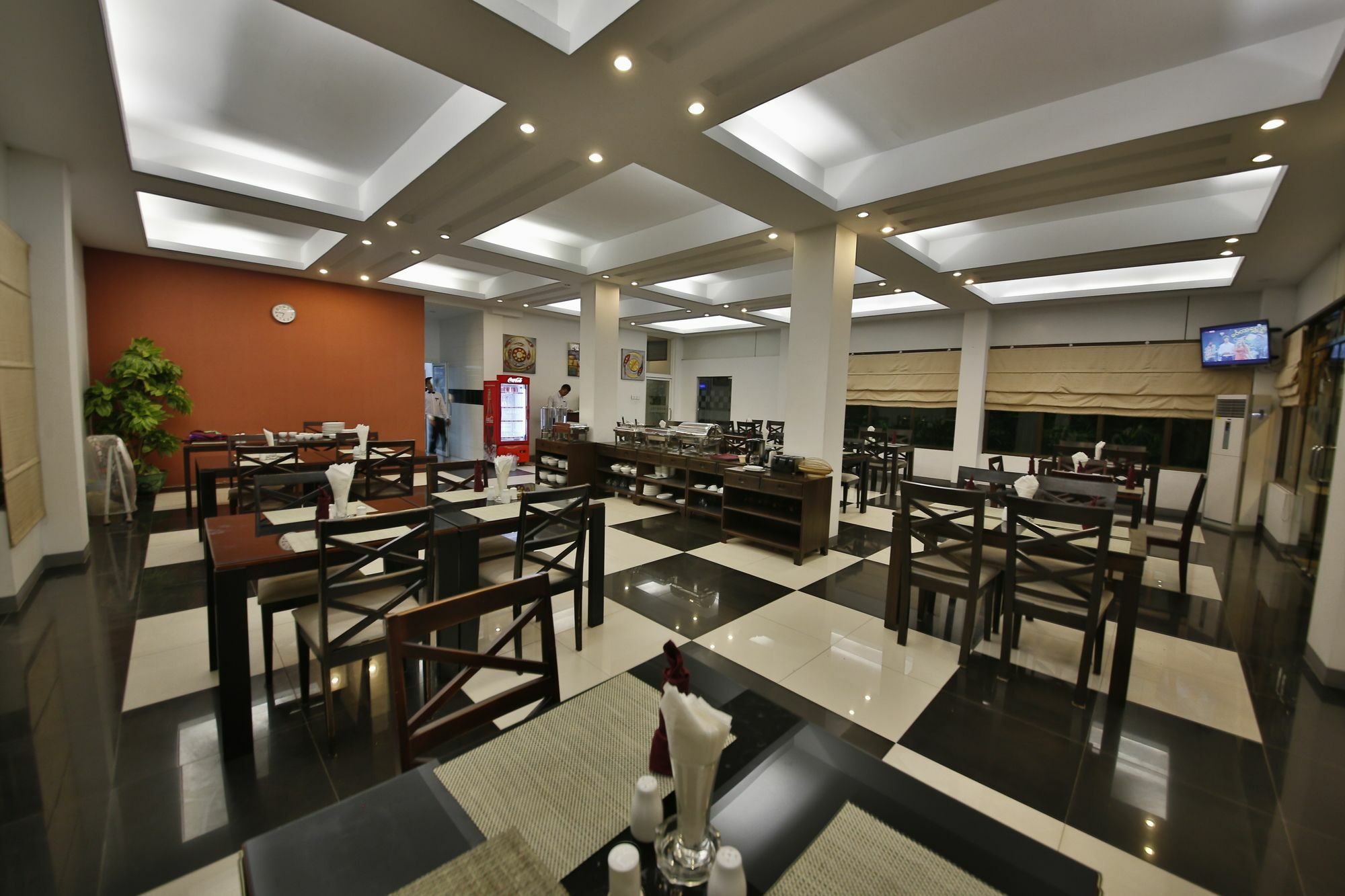 Hotel 72 Янгон Екстериор снимка