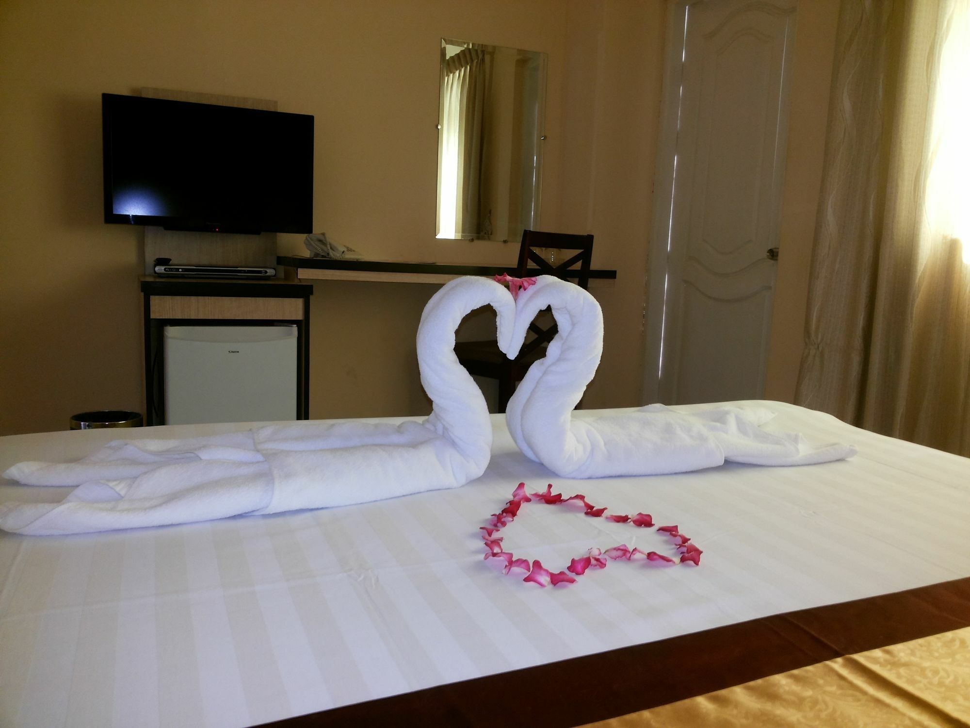 Hotel 72 Янгон Екстериор снимка