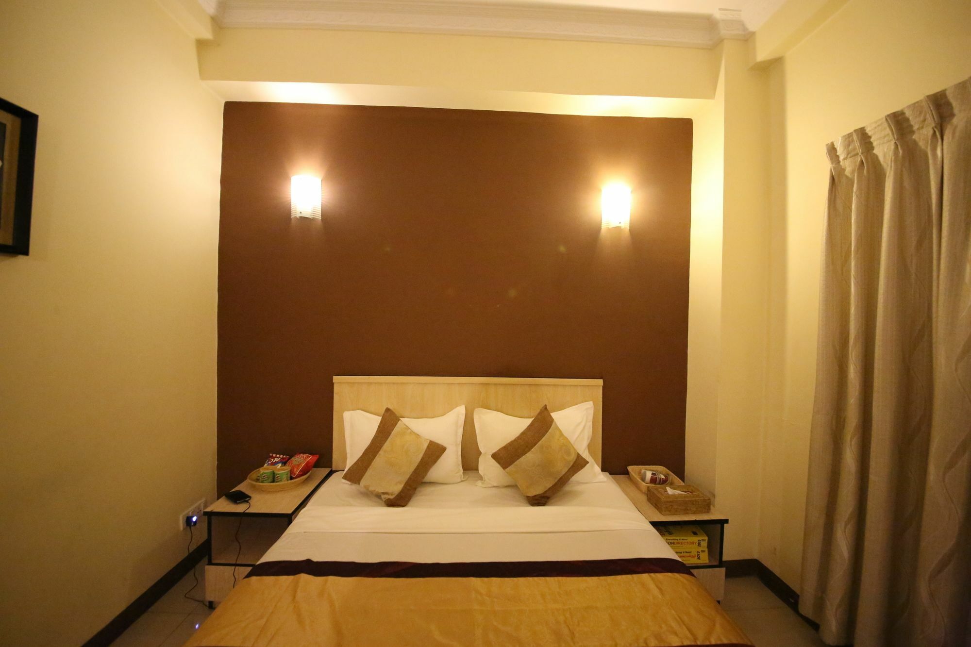 Hotel 72 Янгон Екстериор снимка