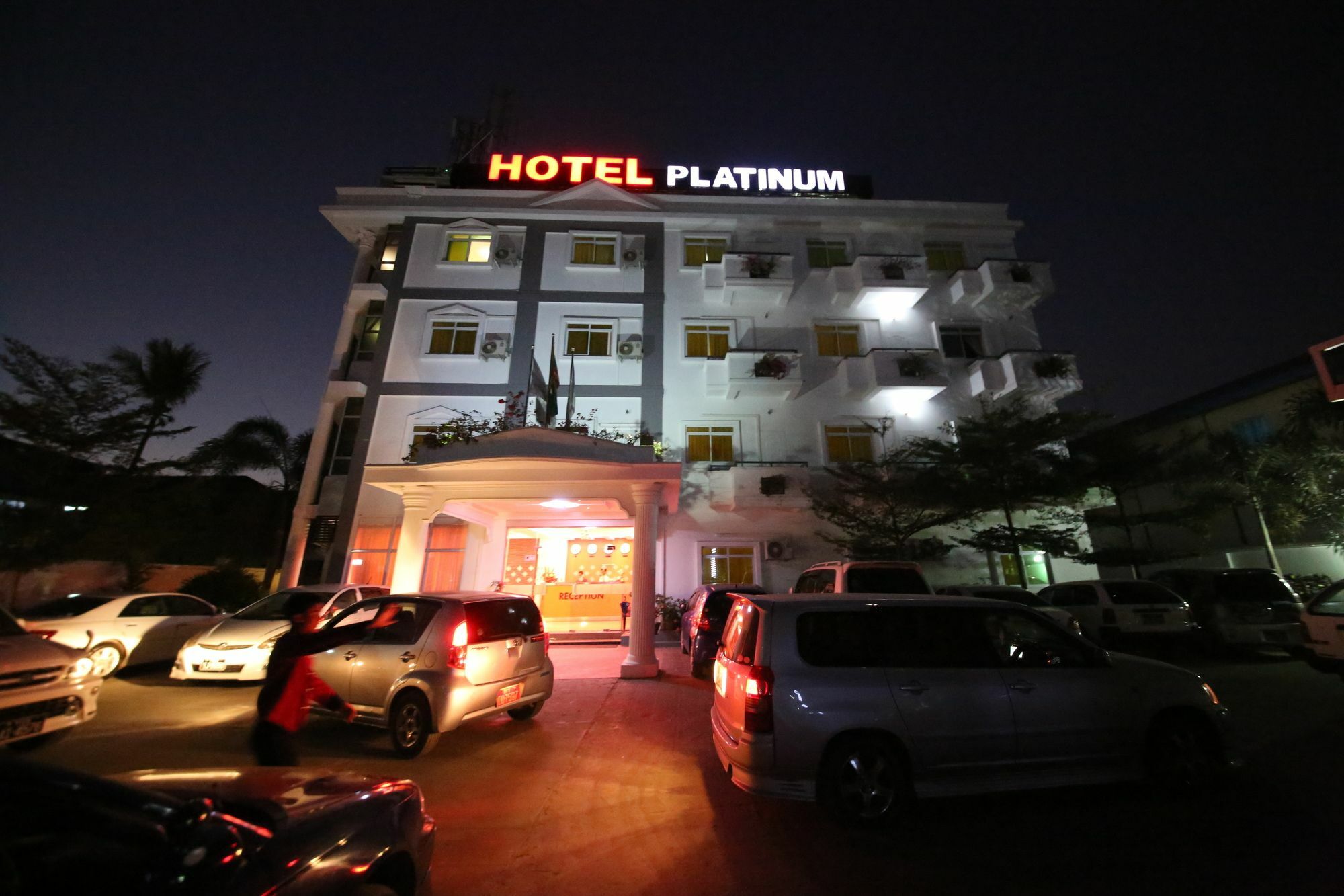 Hotel 72 Янгон Екстериор снимка