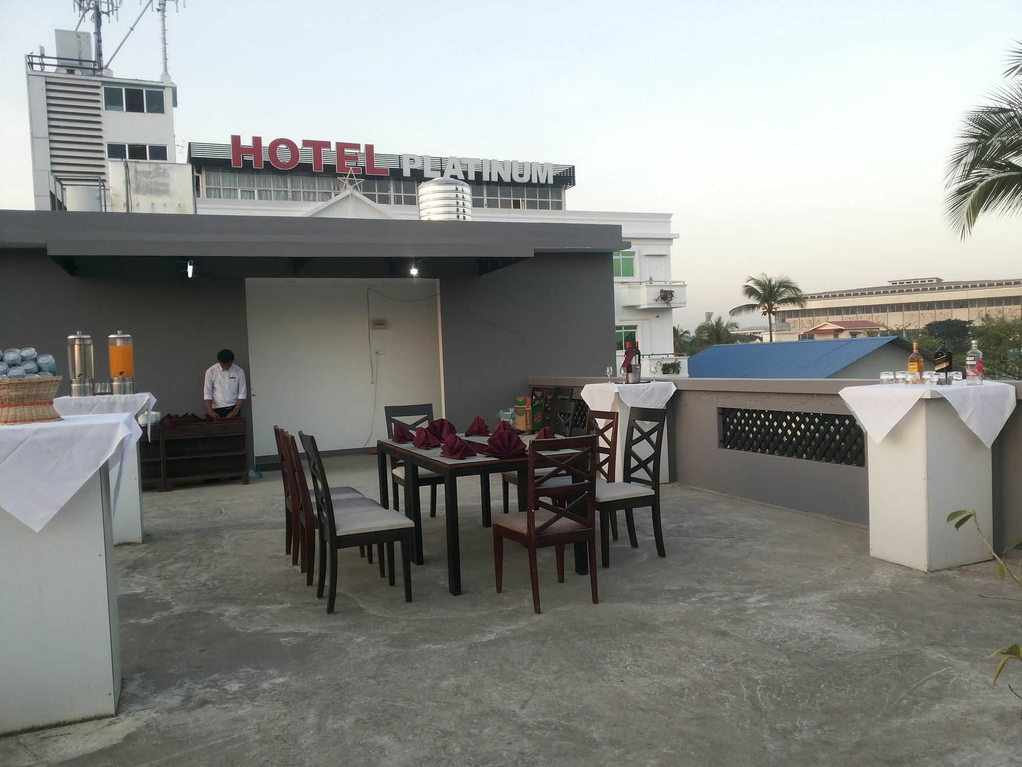 Hotel 72 Янгон Екстериор снимка
