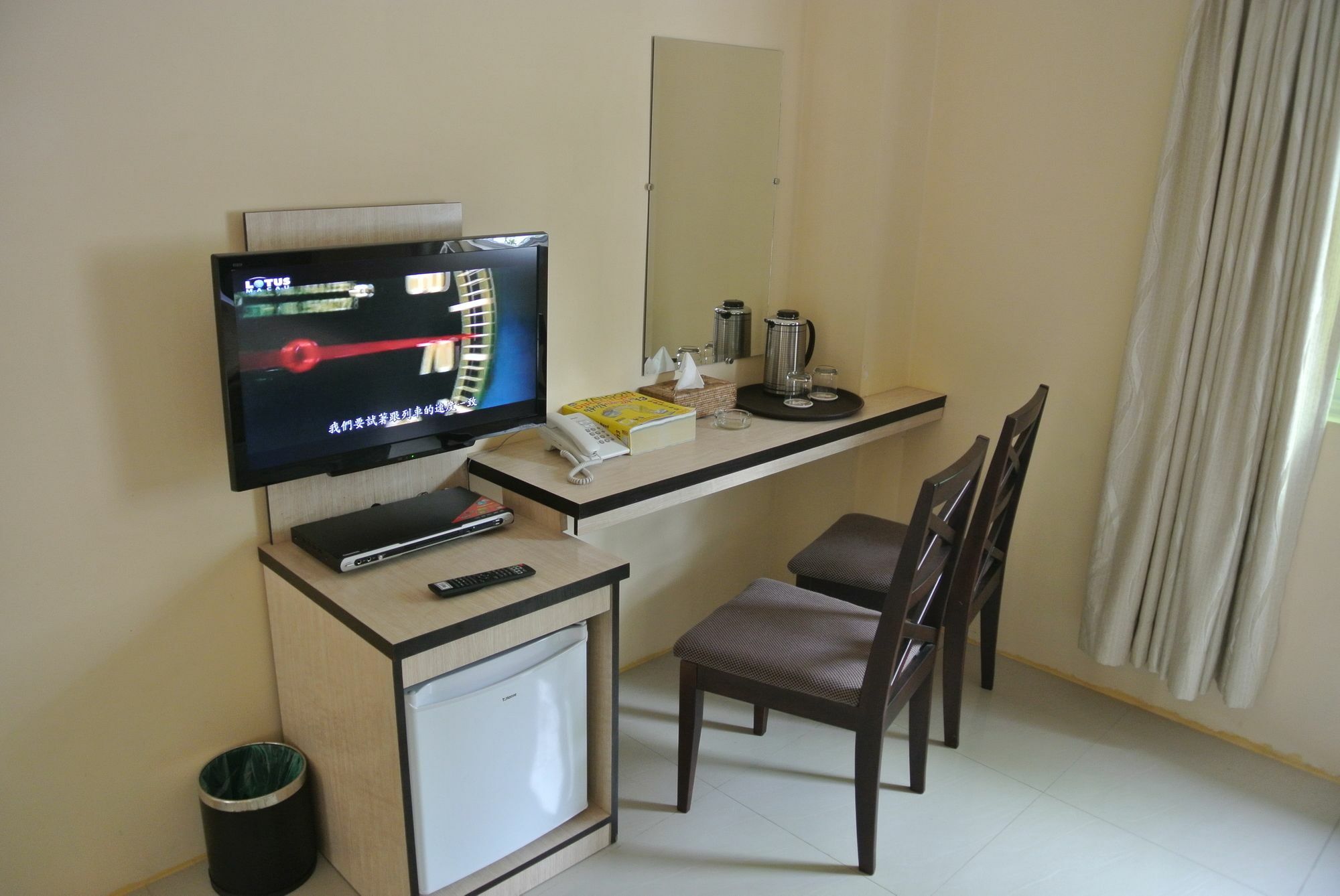 Hotel 72 Янгон Екстериор снимка